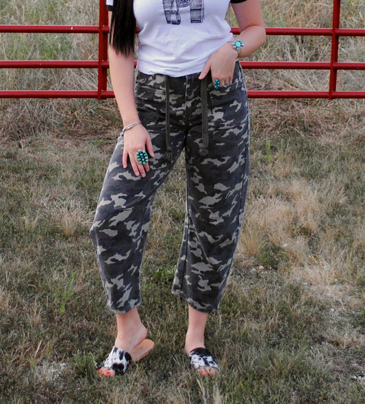 Camo Barrel Jeans with Belt Detail