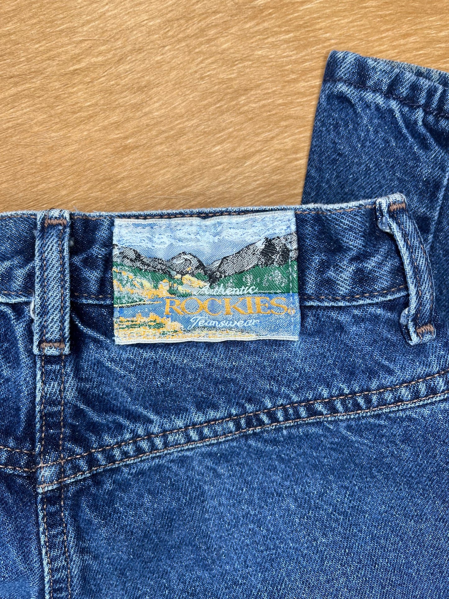 Three Button Rockies 28/7 x 36
