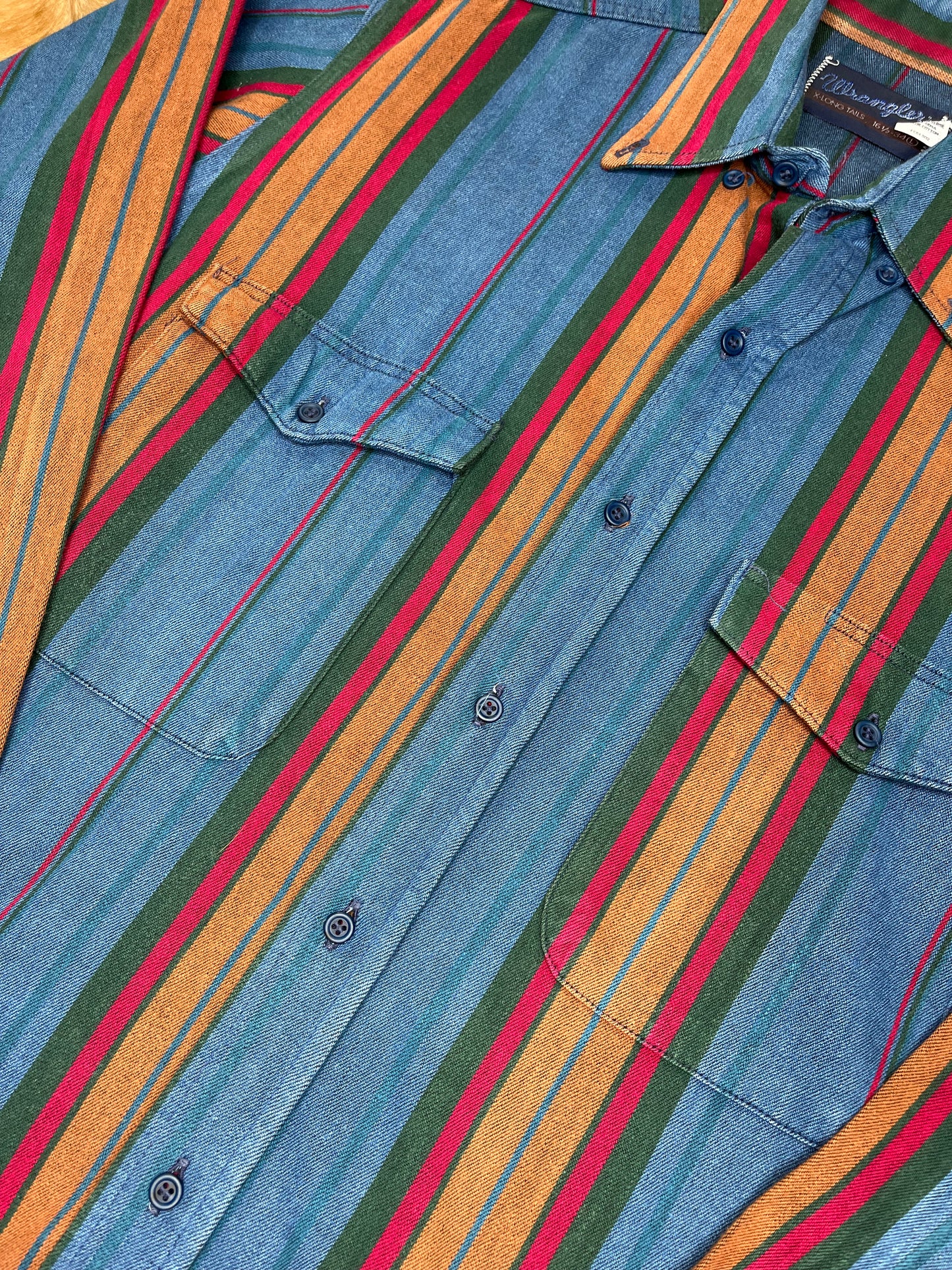 Men's Wrangler Button Up, Large